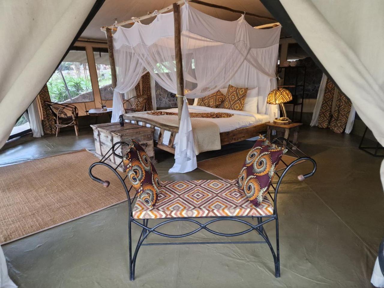 Dolly Farm & River Camp, Luxury Tents Usa River Extérieur photo