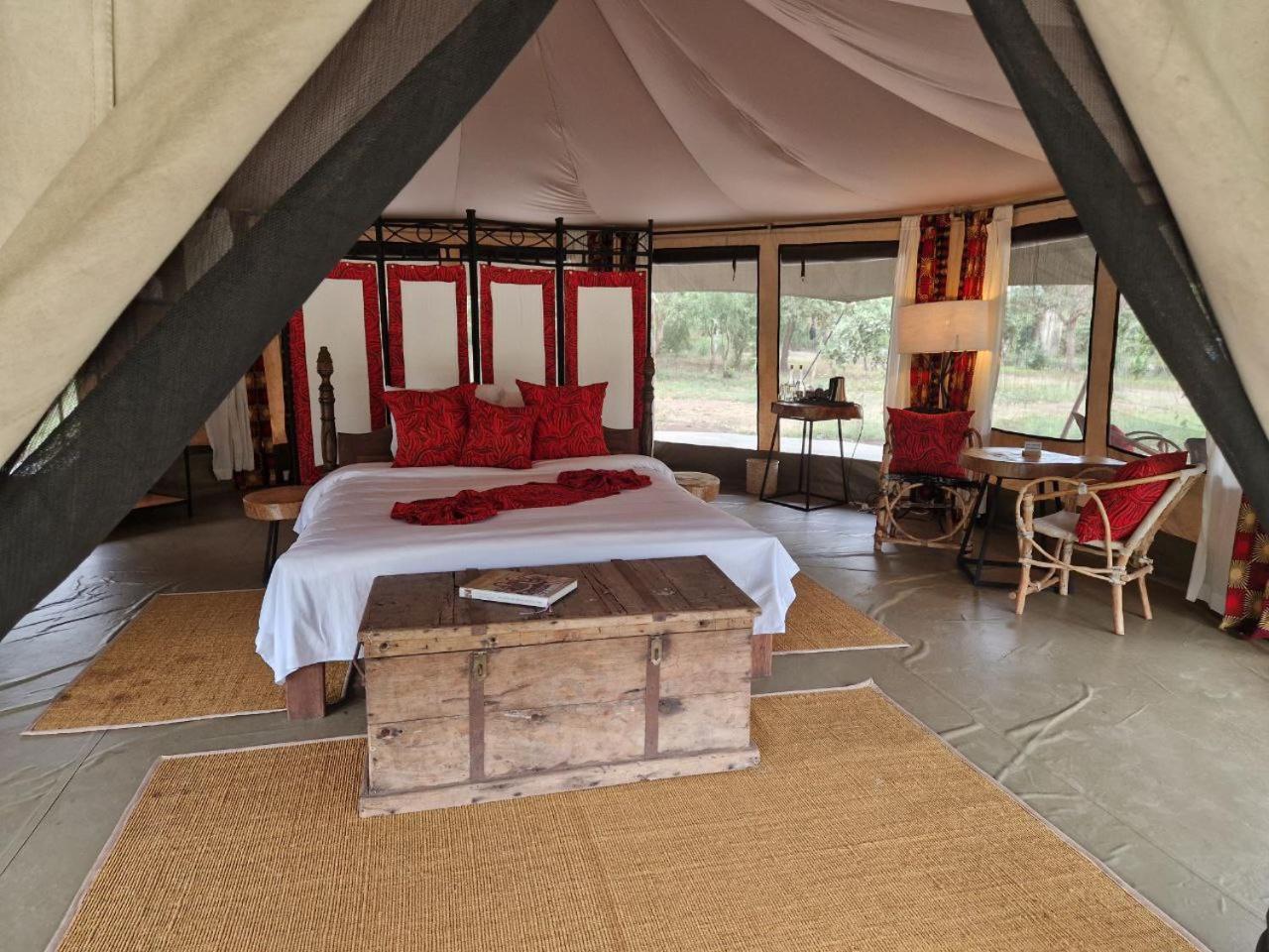 Dolly Farm & River Camp, Luxury Tents Usa River Extérieur photo